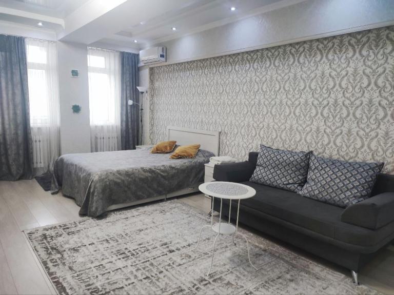 Просторная квартира рядом с Аллеей Молодой Гвардии - B&B Bishkek
