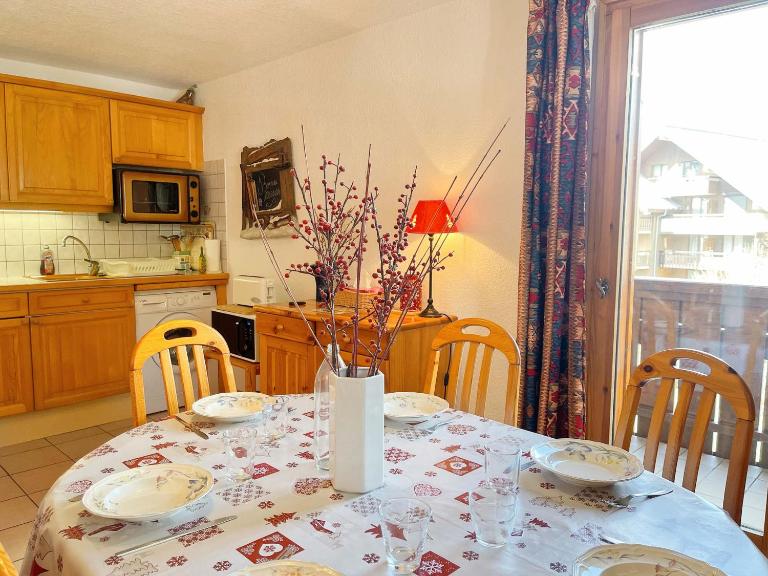 Appartement T2 au cœur du village avec parking - FR-1-624-20 - B&B Samoëns
