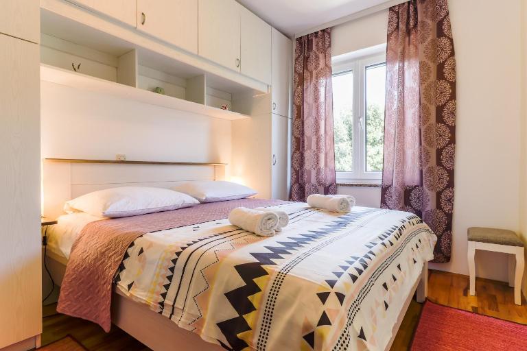 Garden View Apartment - B&B Orsera