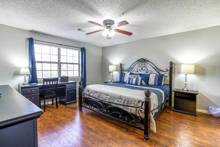 2BR Updated Walk-in - 2 Pools - Near The Strip - FREE TICKETS INCLUDED - FHC13 - B&B Branson