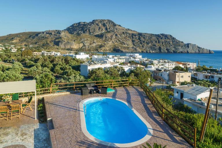 Family Villa Ellis Plakias with private pool 200m to the beach walking distance to the amenities - B&B Plakiás