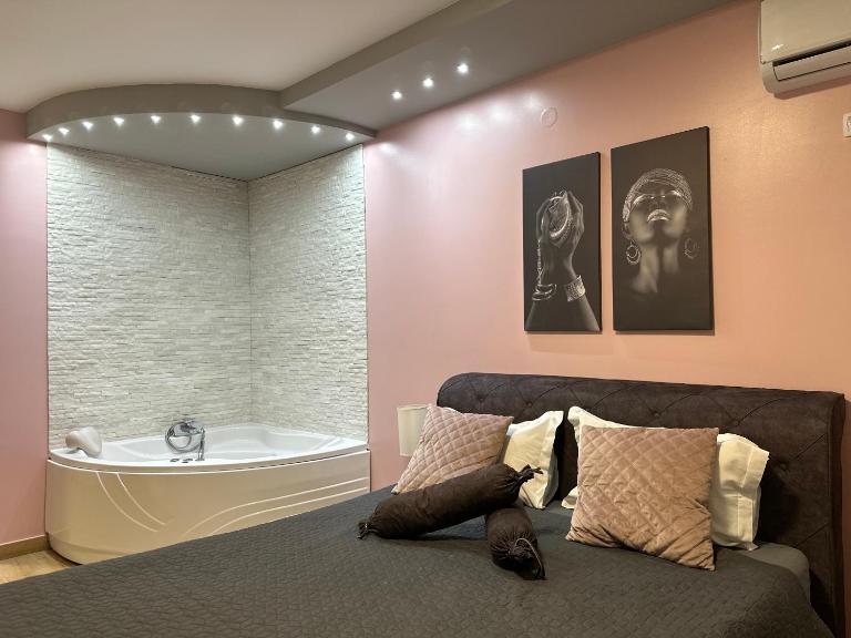 Room Jacuzzi “ATHENA” - B&B Subotica