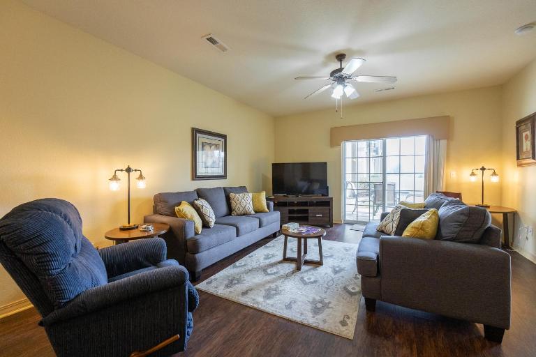 1BD Walk-In - ELEVATOR - Close to The Strip - FREE TICKETS INCLUDED - RL91A - B&B Branson