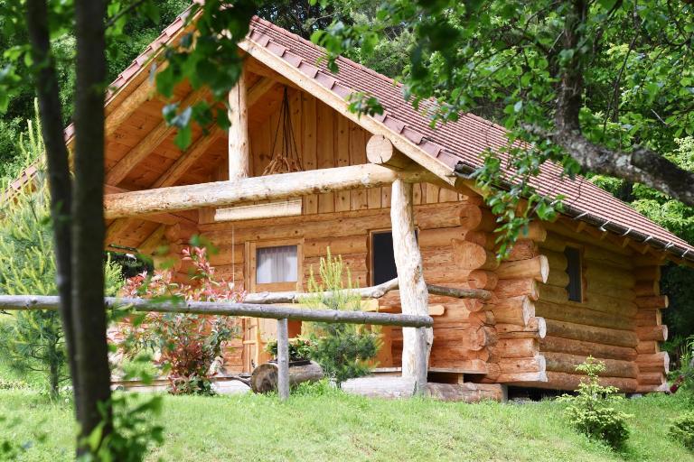 Hut at the forest, 1,5 hour from Bled - Bed and Breakfast Male Brusnice