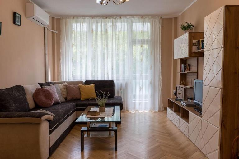 Marvelous Riverside Flat - B&B Rousse