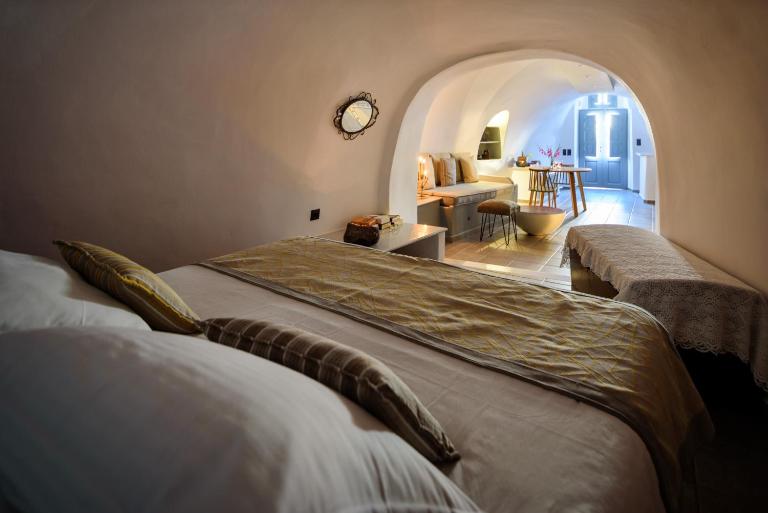 Cave house mARTrona - Ferienwohnung Foinikiá