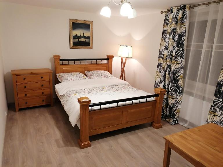 Dąbrówka - Bed and Breakfast Nowy Sącz