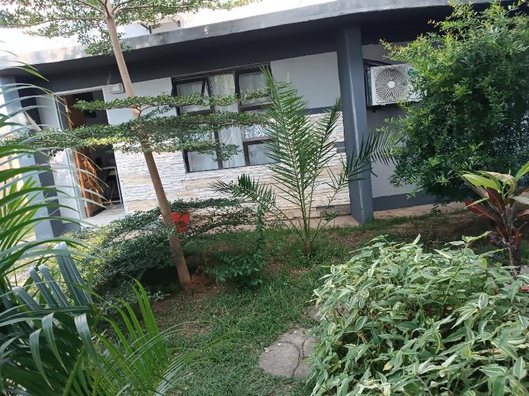 Shalakwe Hills-Inn Guesthouse Kasane - Bed and Breakfast Kasane