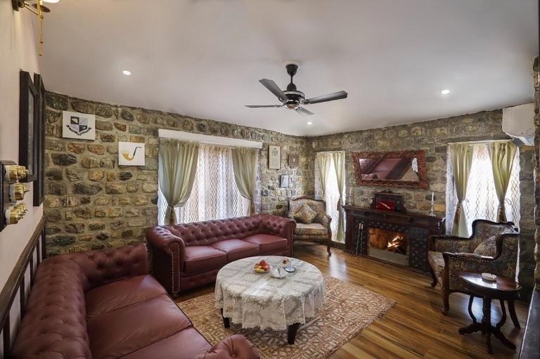 Jim & Holmes Resort & Luxury Residences in Jim Corbett National Park - B&B Ramnagar