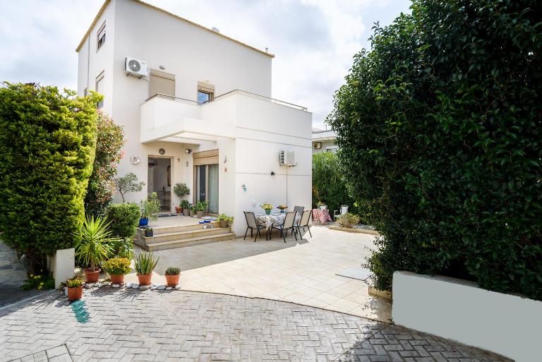 Marilena Mare Seaside & Jacuzzi House 50meters from sea - B&B Ialysós