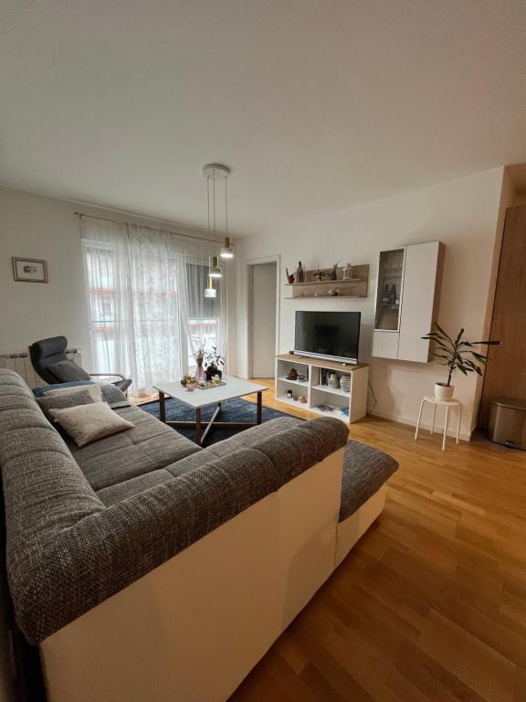 Apartment Mimice - Private garage parking space - B&B Zagreb