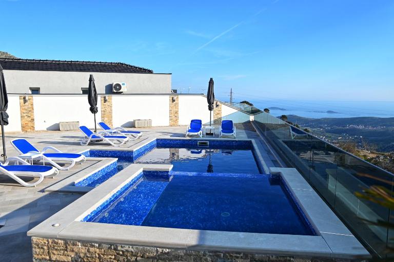 Lux Villa LUS near Dubrovnik with private pool - B&B Ivanica