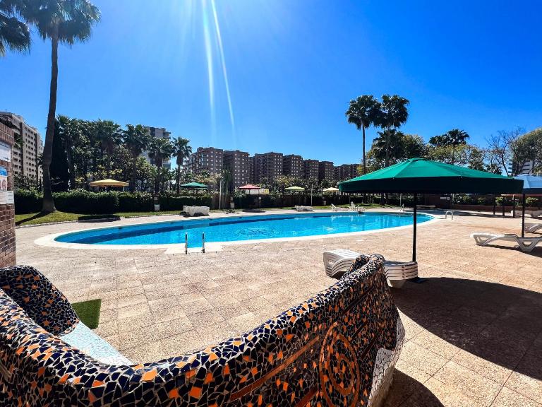 Gym, ping pong, piscina y garaje - B&B Orpesa