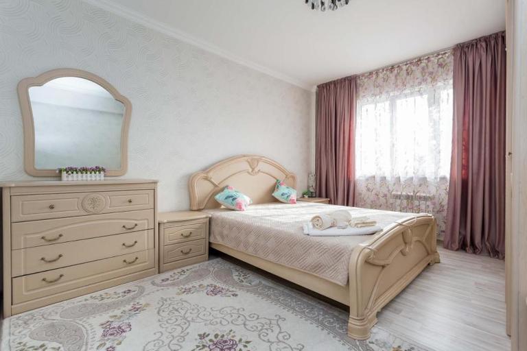 Светлая квартира рядом с парком Горького - Ferienwohnung Almaty