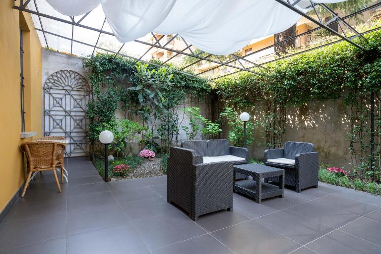 The Secret Garden - Bed and Breakfast Como