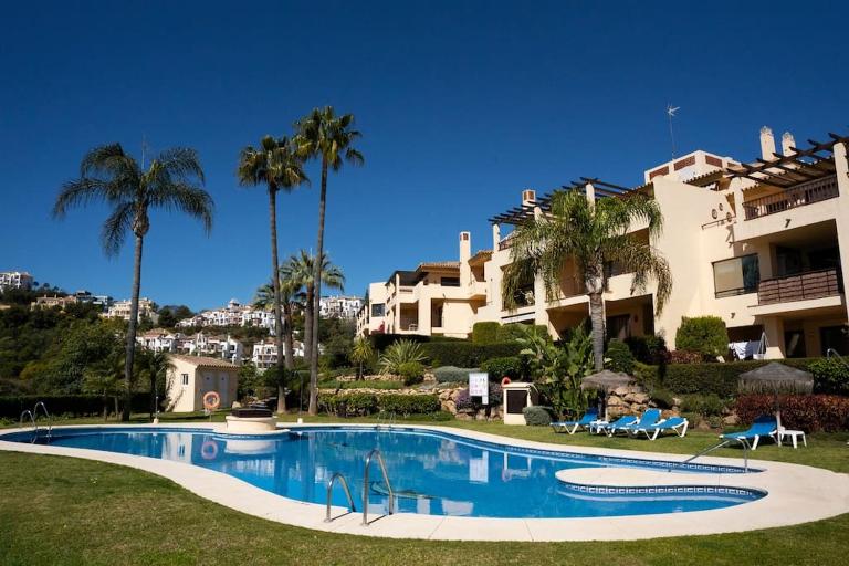 Los Piños, 2 Bedroom Apartment with panoramic view - Ferienwohnung Benahavís