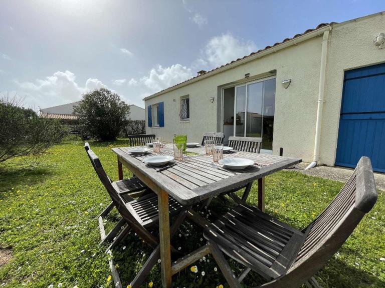 Maison Calme 3 Pièces, 6 Couchages, WiFi, Parking - FR-1-246A-186 - Chambres d'hôtes Saint-Denis-d'Oléron