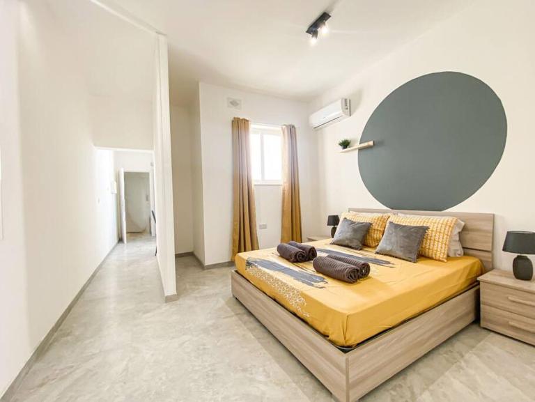 Ocean Breeze 8 - Sliema strand, Gzira - Bed and Breakfast Gżira