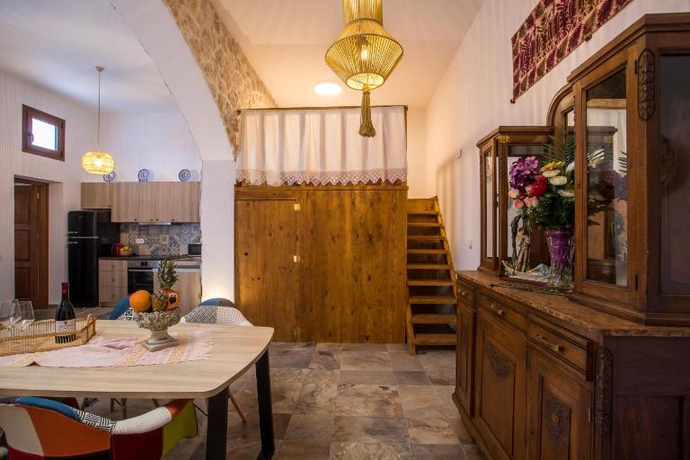 Traditional Loft Casa Di Vini - B&B Kalythiés