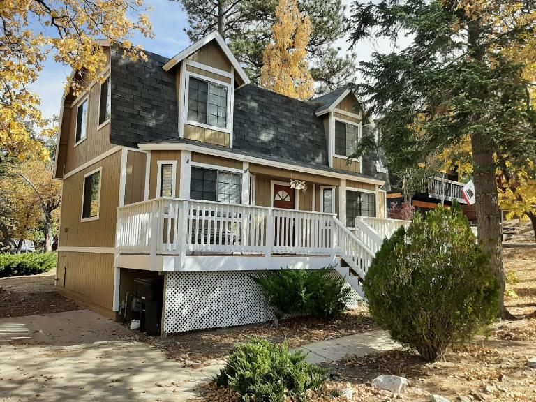 Cabin on the Corner - B&B Big Bear Lake