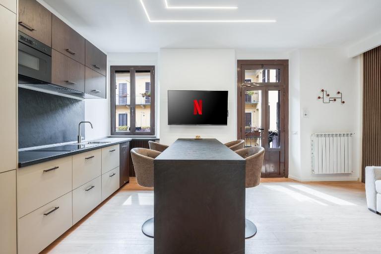Bilocale Moderno - City Center - Bed and Breakfast Milaan