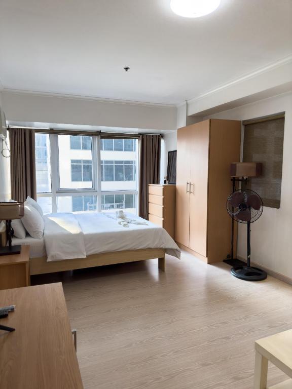 StayHere BGC City Studio in SOMA near SM Aura - Bed and Breakfast Manilla