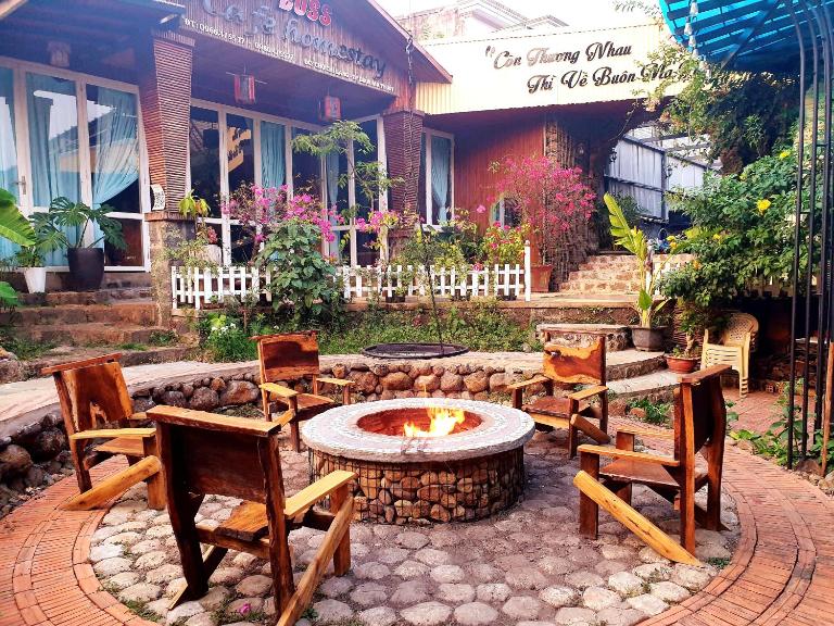 Boss cà phê & Homestay Nguyên căn - Bed and Breakfast Chi Lăng