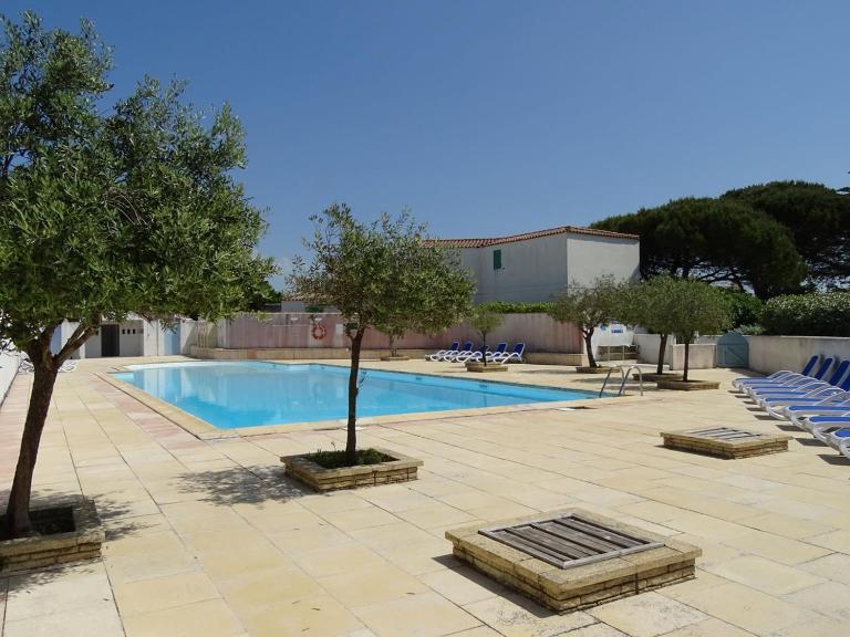 AGATHE Bel appartement avec piscine - B&B La Flotte