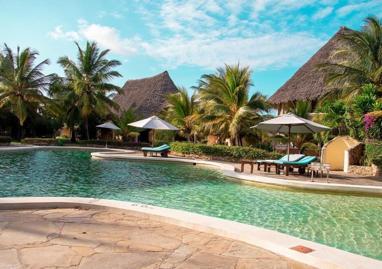 Tembo Court Apartments(2 Bdrm) - Bed and Breakfast Malindi