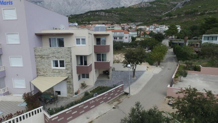 Apartmani Villa Dijana-Promajna - B&B Promajna