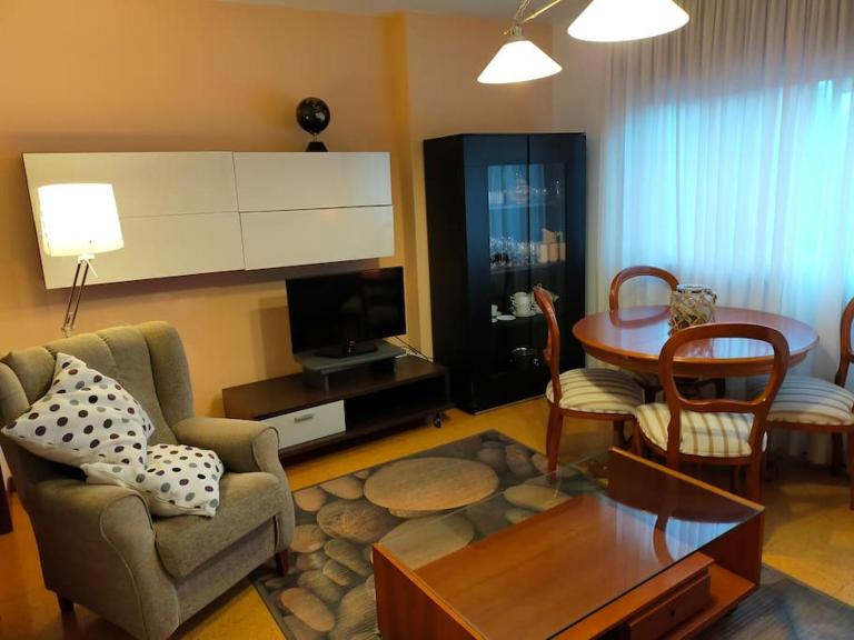Corunna Piso acogedor 3 hab. amplias wifi - B&B Arteixo