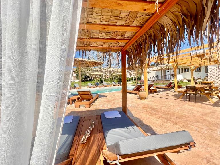 Villa Evaggelia Sidari with private pool by DadoVillas - Bed and Breakfast Sidári