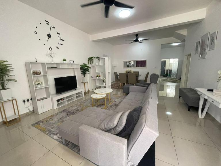 Safiyya Homestay - Chambres d'hôtes Kluang