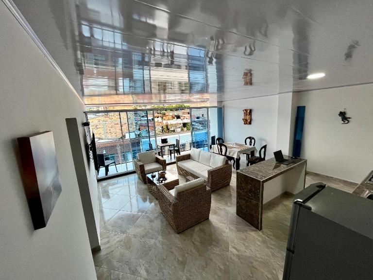APARTAMENTO FULL HOUSE con BALCON - Ferienwohnung El Colegio