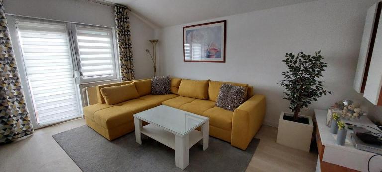 Apartman Laura - B&B Zara