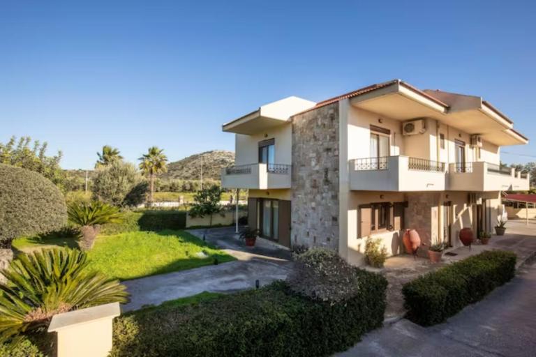 Savvinas House Faliraki-Traganou Beach - B&B Faliraki