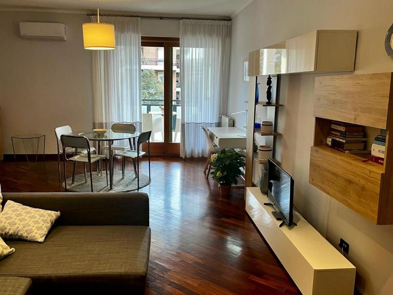 LiFe Home - New Apartment EUR Torrino - B&B Roma