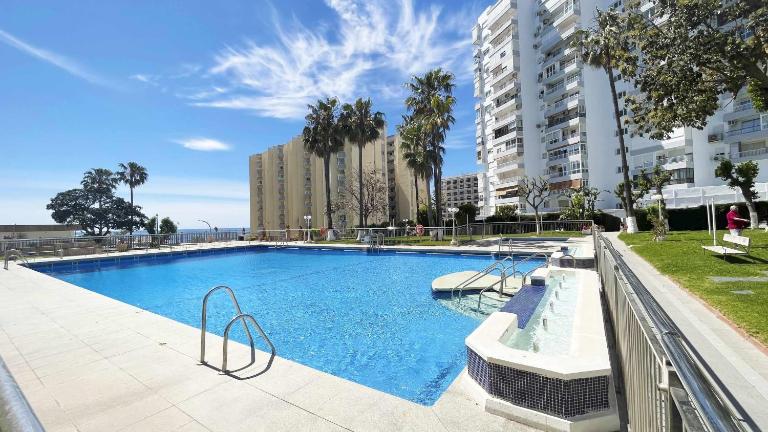Mshome Piscina con Alma de Mar - B&B Benalmádena