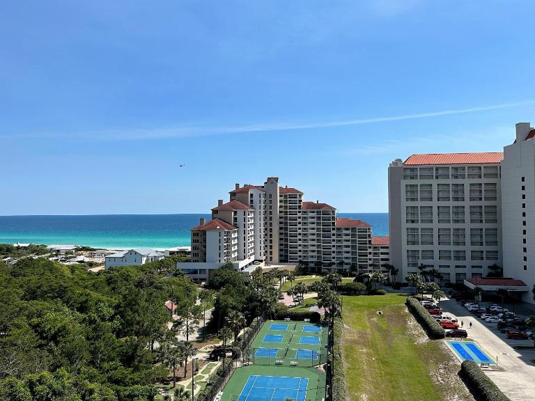 Summit 0913 - Bed and Breakfast Destin
