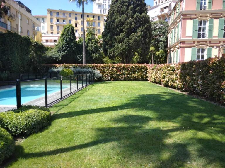 Inter Superb Studio Piscine 5 min gare - Ferienwohnung Menton