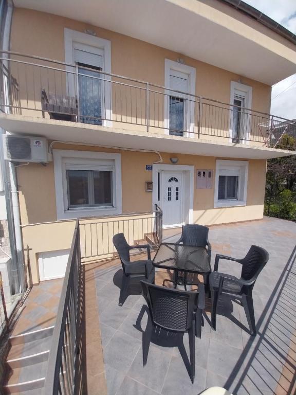 House 23 C - Bed and Breakfast Tivat