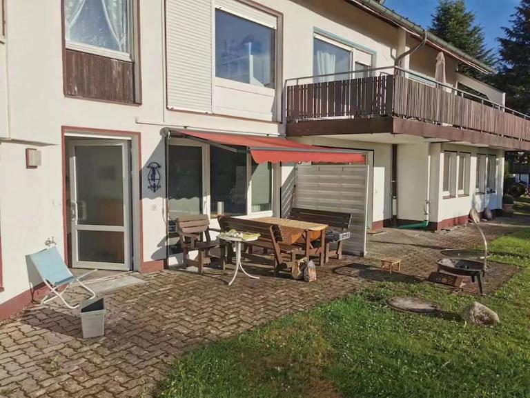 FeWo-Mitten In Schwarzwald - B&B Titisee-Neustadt