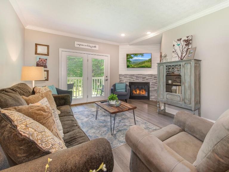 Lazy Bears Den 2103 - Bed and Breakfast Pigeon Forge