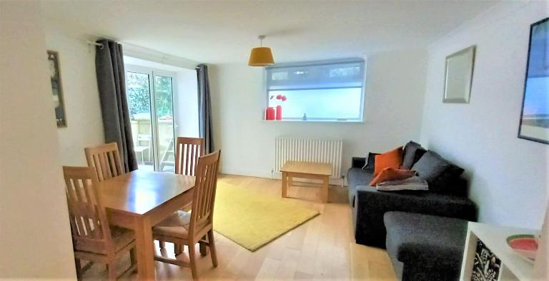 2 Bedroom Victorian Garden Flat - Bed and Breakfast Londen