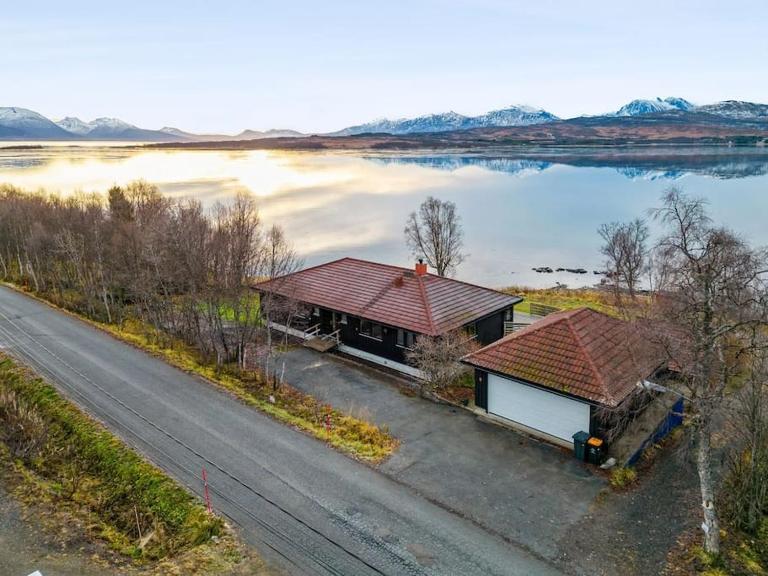 Hus med egen strandlinje - Bed and Breakfast Tromsø