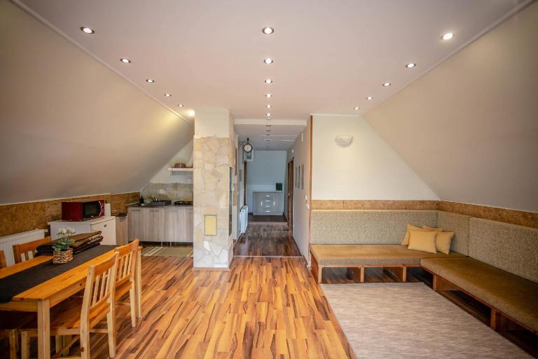 LiBe Apartman - B&B Gyenesdiás