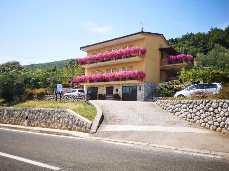 Holiday Home, Apartment and Rooms Milica - B&B Mošćenička Draga