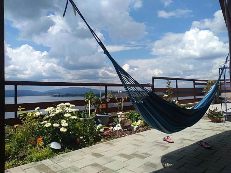 Apartmán s terasou a výhledem na jezero Lipno - B&B Kovářov