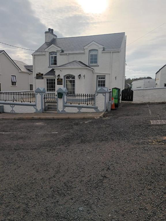 Ardhill House The Diamond, in the Heart of Ardara Town , F94 C7X9 - B&B Ardara