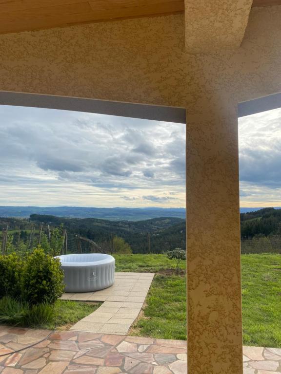 Vue panoramique & jacuzzi privé - Bed and Breakfast Saint-Hilaire
